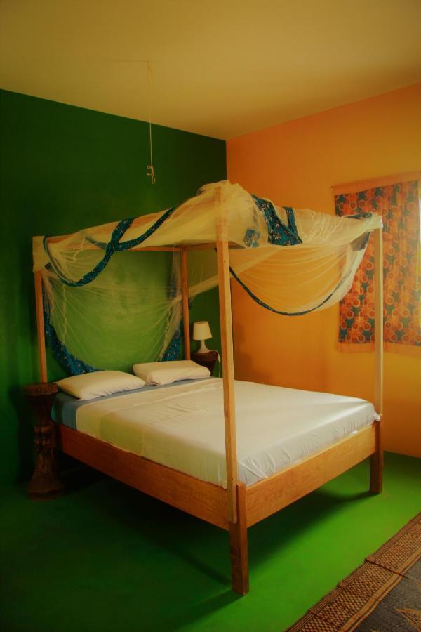 Begue Pokai Hostel Тубаб Диалау Екстериор снимка