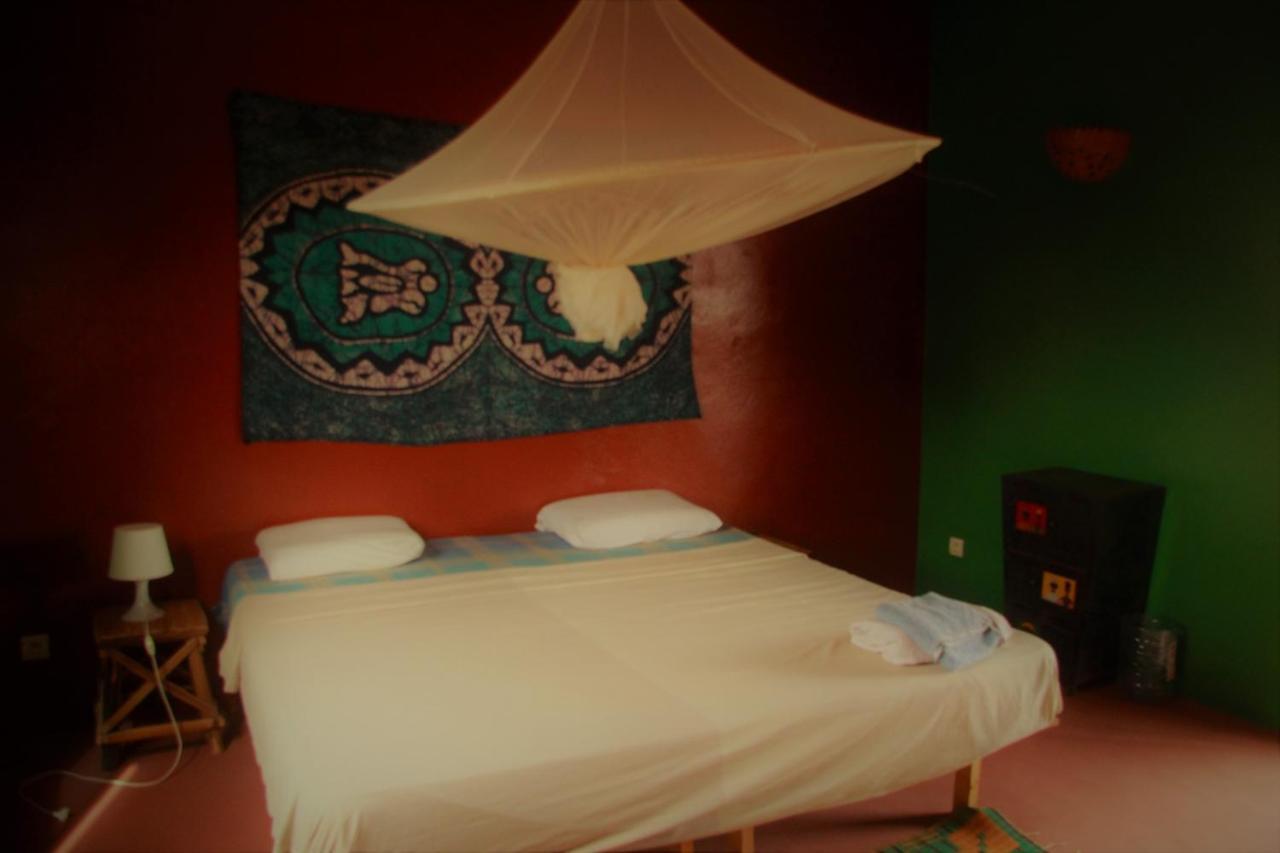Begue Pokai Hostel Тубаб Диалау Екстериор снимка